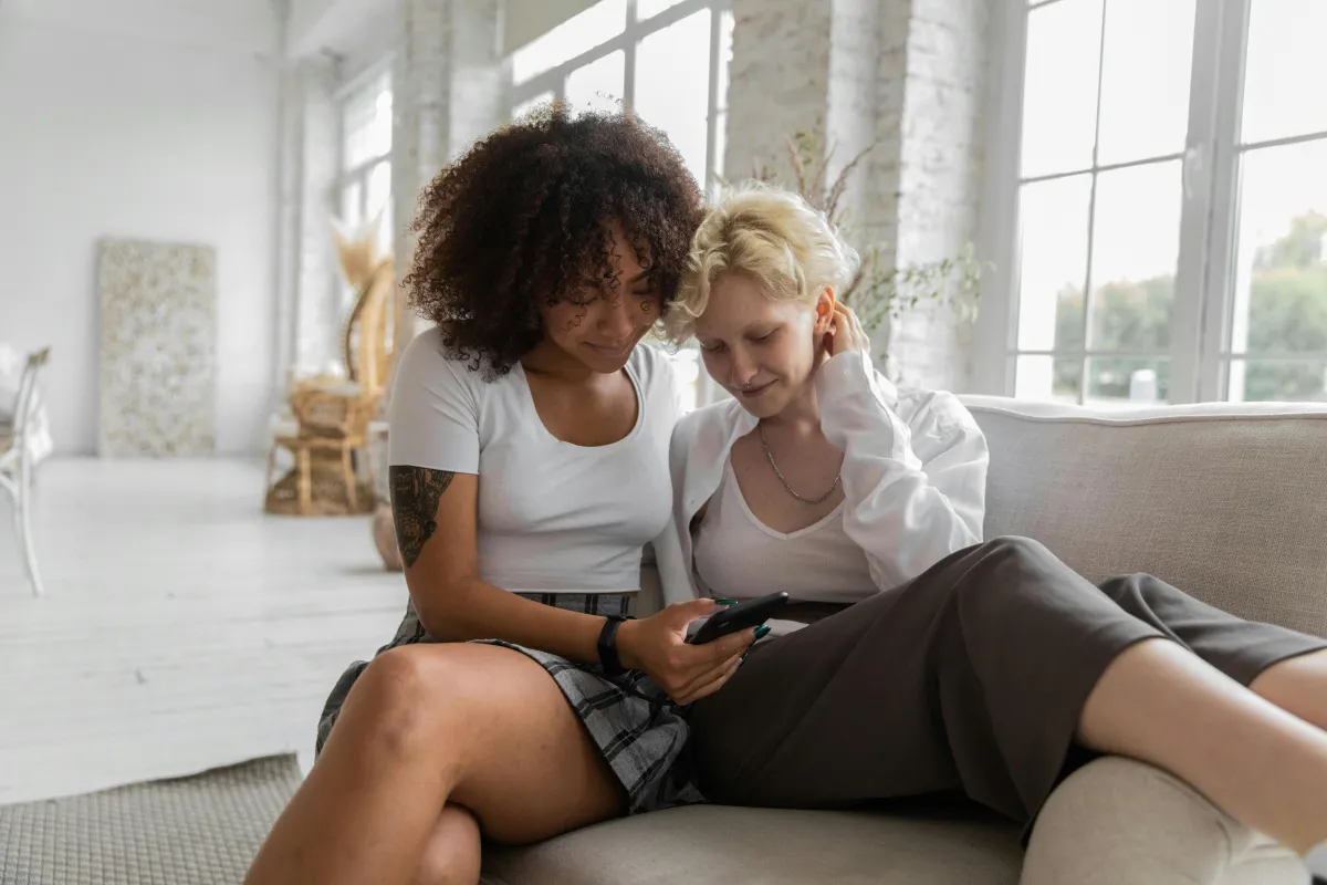 The Best Private Alternatives to Social Media for Couples