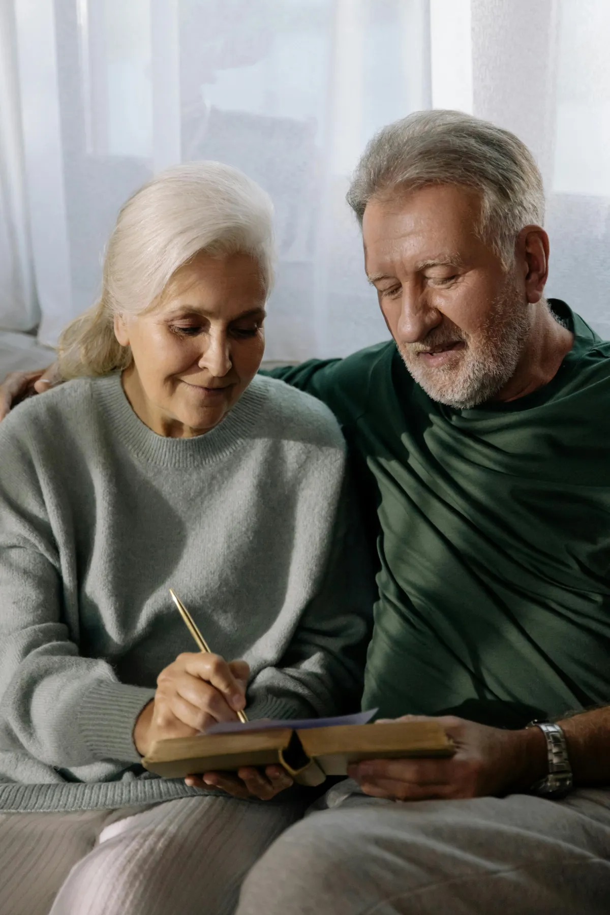 The Couple That Journals Together: Why Shared Reflection Strengthens Relationships
